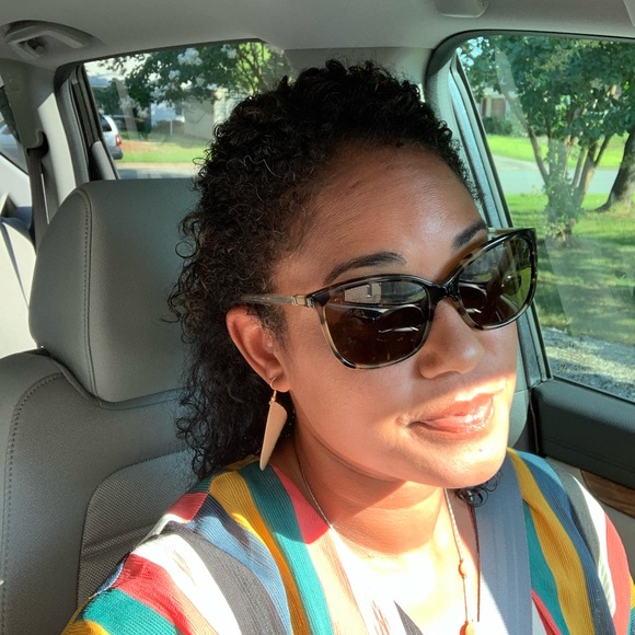 Meet your Posher, Robin - Picture 1 of 1